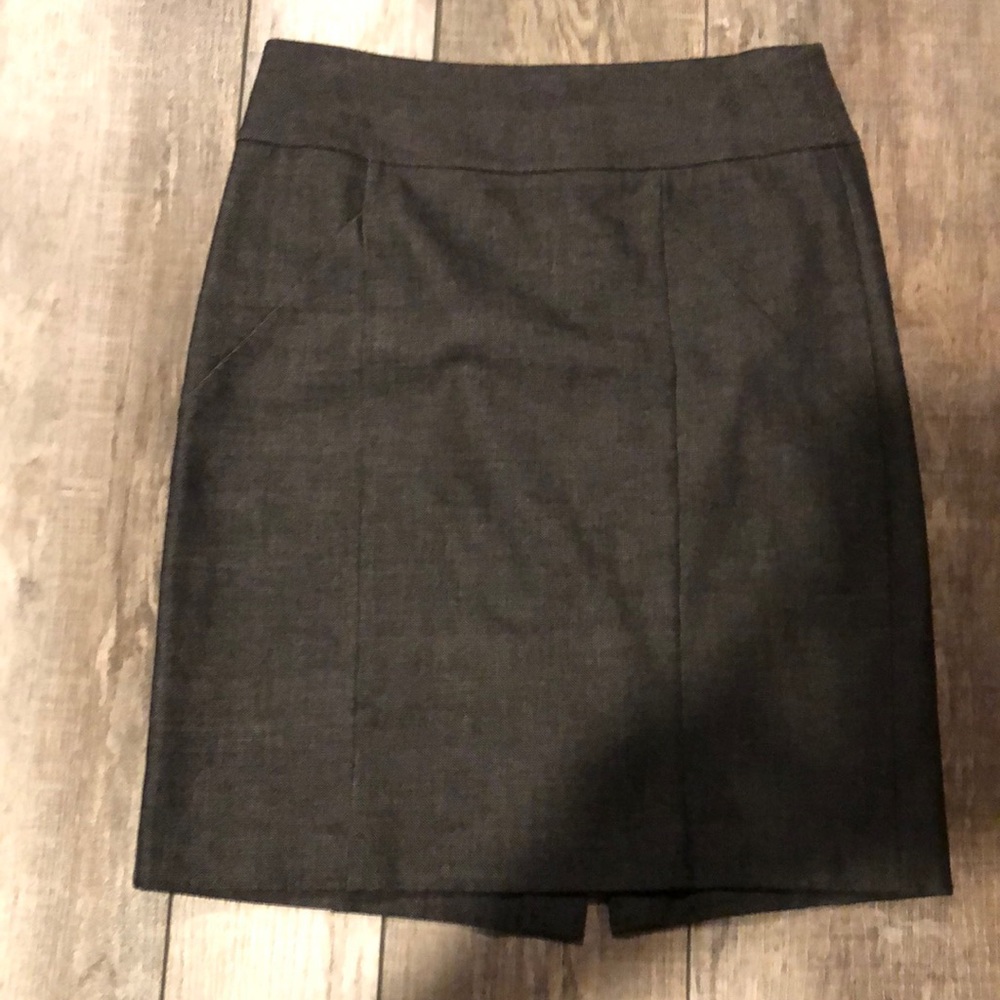 Grey pencil skirt